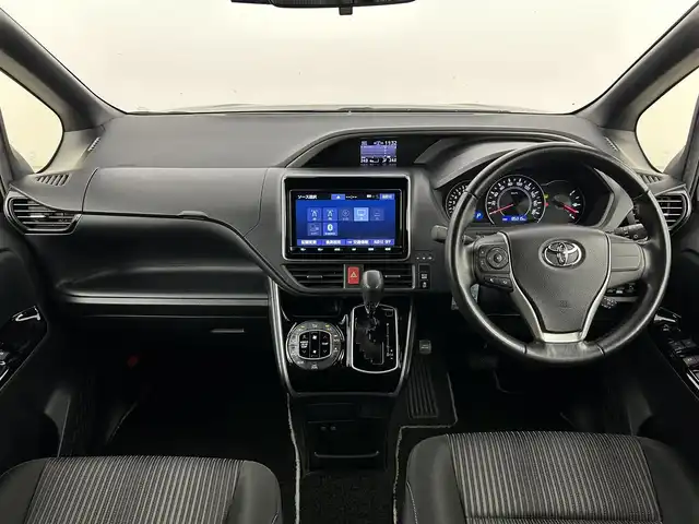 トヨタ ヴォクシー ZS 煌 福岡県 2019(平31)年 8.6万km ブラック 後席モニター　/純正９型ナビ　/ビルトインＥＴＣ　/前後ドラレコ　/クルーズコントロール　/衝突軽減ブレーキ　/レーンキープ　/アイドリングストップ　/両側電動スライドドア　/ＭＴモード付き　/純正１６インチＡＷ　/ＬＥＤ