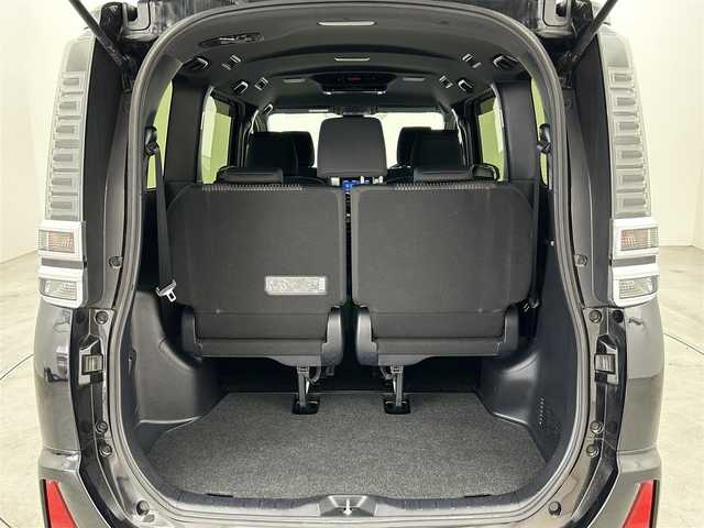 トヨタ ヴォクシー ZS 煌 福岡県 2019(平31)年 8.6万km ブラック 後席モニター　/純正９型ナビ　/ビルトインＥＴＣ　/前後ドラレコ　/クルーズコントロール　/衝突軽減ブレーキ　/レーンキープ　/アイドリングストップ　/両側電動スライドドア　/ＭＴモード付き　/純正１６インチＡＷ　/ＬＥＤ