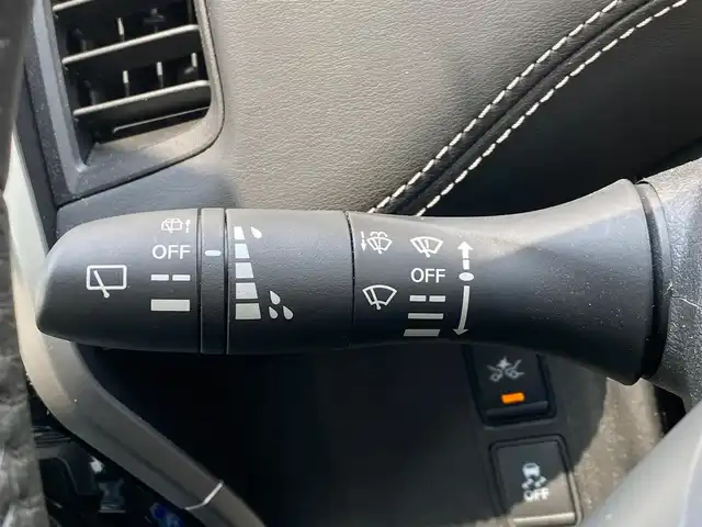 日産 セレナ e－パワー ハイウェイスター V 岐阜県 2018(平30)年 4.4万km ミントホワイトP セーフティパックB（OP）/・プロパイロット/・踏み間違い衝突防止アシスト/・標識検知機能/・インテリジェントパーキングアシスト/・インテリジェントルームミラー/・ふらつき警報/車線逸脱防止支援/・フロント＆バッククリアランスソナー/・電動Pブレーキ/オートブレーキホールド/・ヒーター付ドアミラー/ステアリングスイッチ/・カーテン＆サイドエアバッグ/前席シートヒーター/ステアリングヒーター（OP）/オートデュアルエアコン/リヤヒーターダクト（OP）/KENWOOD製9インチナビ/（フルセグTV/CD/DVD/Bluetooth）/全周囲カメラ/全方位運転支援システム/ハンズフリー両側パワースライドドア/2列目・3列目USB電源ソケット/純正15インチAW/純正フロアマット/ドアバイザー/ETC/スマートキー×2