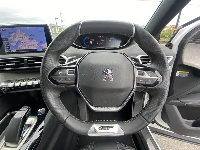 プジョー ３００８ GT ハイブリッド4 福岡県 2022(令4)年 1.4万km パールⅡ ・サンルーフ/・アクティブクルーズコントロール/・純正メモリーナビ/USB/Bluetooth/AppleCarPlay/・全方位カメラ/・ハーフレザーシート/シートヒーター/・社外前後ドライブレコーダー/・フルセグ/・社外ETC/・純正18AW/・プッシュスタート/・パーキングアシスト/・スマートキー/・スペアキー/・運転席パワーシート/・レーンキープアシスト/・オートライト/・LEDライト/・保証書