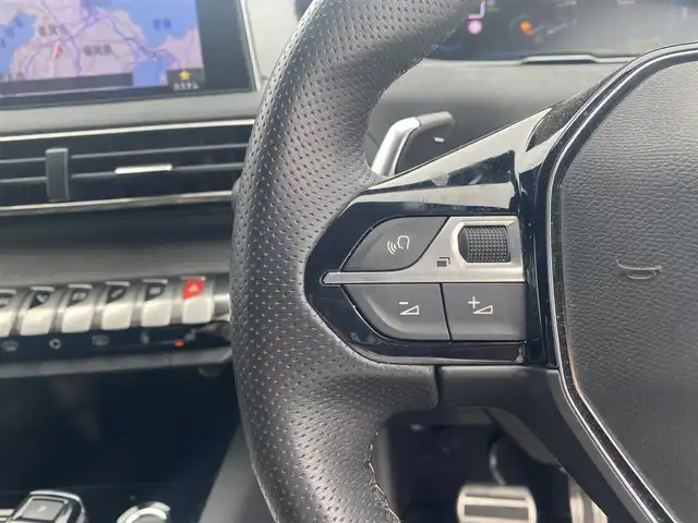 プジョー ３００８ GT ハイブリッド4 福岡県 2022(令4)年 1.4万km パールⅡ ・サンルーフ/・アクティブクルーズコントロール/・純正メモリーナビ/USB/Bluetooth/AppleCarPlay/・全方位カメラ/・ハーフレザーシート/シートヒーター/・社外前後ドライブレコーダー/・フルセグ/・社外ETC/・純正18AW/・プッシュスタート/・パーキングアシスト/・スマートキー/・スペアキー/・運転席パワーシート/・レーンキープアシスト/・オートライト/・LEDライト/・保証書