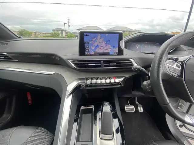 プジョー ３００８ GT ハイブリッド4 福岡県 2022(令4)年 1.4万km パールⅡ ・サンルーフ/・アクティブクルーズコントロール/・純正メモリーナビ/USB/Bluetooth/AppleCarPlay/・全方位カメラ/・ハーフレザーシート/シートヒーター/・社外前後ドライブレコーダー/・フルセグ/・社外ETC/・純正18AW/・プッシュスタート/・パーキングアシスト/・スマートキー/・スペアキー/・運転席パワーシート/・レーンキープアシスト/・オートライト/・LEDライト/・保証書