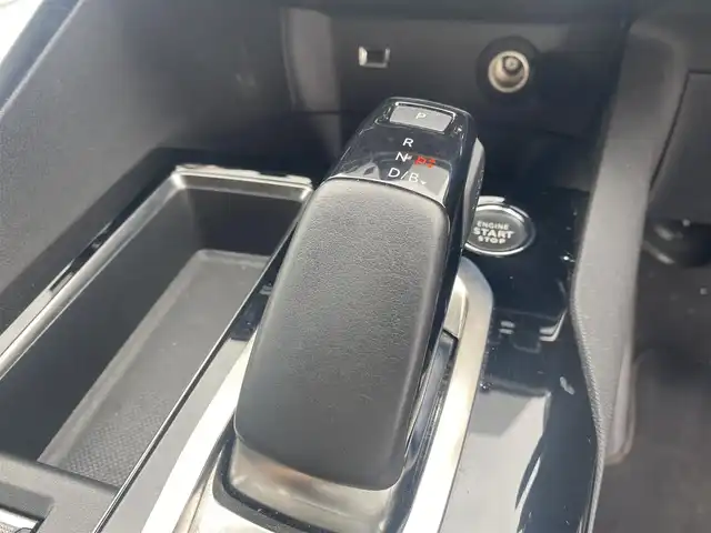 プジョー ３００８ GT ハイブリッド4 福岡県 2022(令4)年 1.4万km パールⅡ ・サンルーフ/・アクティブクルーズコントロール/・純正メモリーナビ/USB/Bluetooth/AppleCarPlay/・全方位カメラ/・ハーフレザーシート/シートヒーター/・社外前後ドライブレコーダー/・フルセグ/・社外ETC/・純正18AW/・プッシュスタート/・パーキングアシスト/・スマートキー/・スペアキー/・運転席パワーシート/・レーンキープアシスト/・オートライト/・LEDライト/・保証書