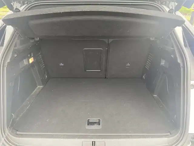プジョー ３００８ GT ハイブリッド4 福岡県 2022(令4)年 1.4万km パールⅡ ・サンルーフ/・アクティブクルーズコントロール/・純正メモリーナビ/USB/Bluetooth/AppleCarPlay/・全方位カメラ/・ハーフレザーシート/シートヒーター/・社外前後ドライブレコーダー/・フルセグ/・社外ETC/・純正18AW/・プッシュスタート/・パーキングアシスト/・スマートキー/・スペアキー/・運転席パワーシート/・レーンキープアシスト/・オートライト/・LEDライト/・保証書