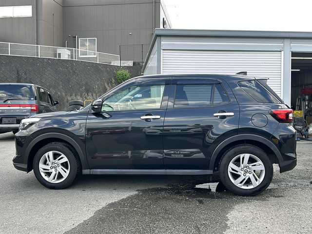 トヨタ ライズ G 山梨県 2022(令4)年 2.5万km ブラックマイカメタリック 純正メモリナビ/フルセグTV　BT/バックカメラ/ビルトインETC/スマートアシスト/前後コーナーセンサー/BSM/RCTA/ライトレベライザー/オートライト/ウインカーミラー/スマートキー/純正15インチAW