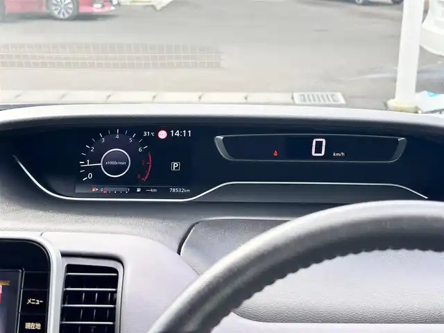 日産 セレナ ハイウェイスター V 宮城県 2021(令3)年 7.9万km ブリリアントホワイトパール セーフティパックA/・SRSエアバッグ（サイド/カーテン）/・インテリジェントアラウンドビューモニター/・インテリジェントルームミラー/・ふらつき警報/・ヒーター付ドアミラー/リアオートエアコン/3列目ヒーターダクト/＝＝＝/インテリジェントエマージェンシーブレーキ/後側方車両検知警報/後側方衝突防止支援システム/後退時車両検知警報/前方衝突予測警報/踏み間違い衝突防止アシスト/車線逸脱警報/車線逸脱防止支援システム/標識検知警報/コーナーセンサー/純正10インチナビ/・CD/DVD/・Blu-ray/・Bluetooth/・フルセグTV/ビルトインETC/ドライブレコーダー/ハンズフリーパワースライドドア（両側）/革巻きステアリング/ステアリングスイッチ/電動パーキングブレーキ/ブレーキホールド/LEDヘッドランプ/フォグランプ/オートライト/スマートキー＆プッシュスタート/電動格納ミラー/純正16インチAW/純正フロアマット/純正ドアバイザー/Wエアバッグ