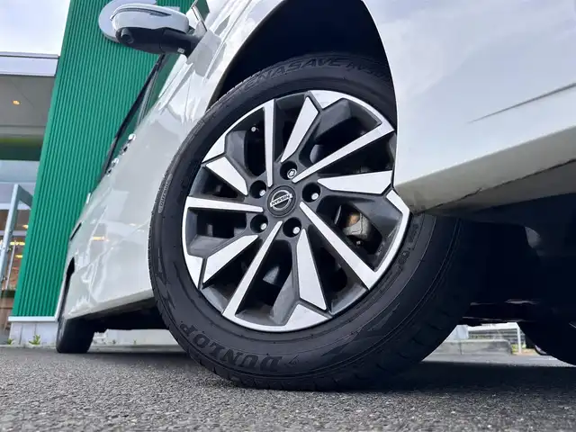 日産 セレナ ハイウェイスター V 宮城県 2021(令3)年 7.9万km ブリリアントホワイトパール セーフティパックA/・SRSエアバッグ（サイド/カーテン）/・インテリジェントアラウンドビューモニター/・インテリジェントルームミラー/・ふらつき警報/・ヒーター付ドアミラー/リアオートエアコン/3列目ヒーターダクト/＝＝＝/インテリジェントエマージェンシーブレーキ/後側方車両検知警報/後側方衝突防止支援システム/後退時車両検知警報/前方衝突予測警報/踏み間違い衝突防止アシスト/車線逸脱警報/車線逸脱防止支援システム/標識検知警報/コーナーセンサー/純正10インチナビ/・CD/DVD/・Blu-ray/・Bluetooth/・フルセグTV/ビルトインETC/ドライブレコーダー/ハンズフリーパワースライドドア（両側）/革巻きステアリング/ステアリングスイッチ/電動パーキングブレーキ/ブレーキホールド/LEDヘッドランプ/フォグランプ/オートライト/スマートキー＆プッシュスタート/電動格納ミラー/純正16インチAW/純正フロアマット/純正ドアバイザー/Wエアバッグ