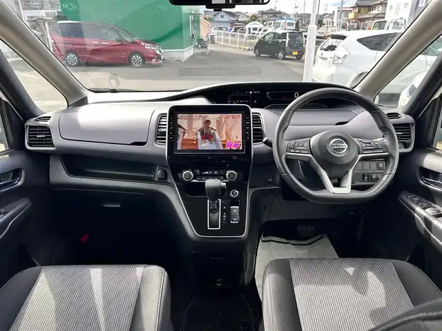 日産 セレナ ハイウェイスター V 宮城県 2021(令3)年 7.9万km ブリリアントホワイトパール セーフティパックA/・SRSエアバッグ（サイド/カーテン）/・インテリジェントアラウンドビューモニター/・インテリジェントルームミラー/・ふらつき警報/・ヒーター付ドアミラー/リアオートエアコン/3列目ヒーターダクト/＝＝＝/インテリジェントエマージェンシーブレーキ/後側方車両検知警報/後側方衝突防止支援システム/後退時車両検知警報/前方衝突予測警報/踏み間違い衝突防止アシスト/車線逸脱警報/車線逸脱防止支援システム/標識検知警報/コーナーセンサー/純正10インチナビ/・CD/DVD/・Blu-ray/・Bluetooth/・フルセグTV/ビルトインETC/ドライブレコーダー/ハンズフリーパワースライドドア（両側）/革巻きステアリング/ステアリングスイッチ/電動パーキングブレーキ/ブレーキホールド/LEDヘッドランプ/フォグランプ/オートライト/スマートキー＆プッシュスタート/電動格納ミラー/純正16インチAW/純正フロアマット/純正ドアバイザー/Wエアバッグ