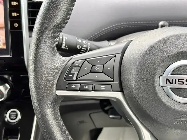 日産 セレナ ハイウェイスター V 宮城県 2021(令3)年 7.9万km ブリリアントホワイトパール セーフティパックA/・SRSエアバッグ（サイド/カーテン）/・インテリジェントアラウンドビューモニター/・インテリジェントルームミラー/・ふらつき警報/・ヒーター付ドアミラー/リアオートエアコン/3列目ヒーターダクト/＝＝＝/インテリジェントエマージェンシーブレーキ/後側方車両検知警報/後側方衝突防止支援システム/後退時車両検知警報/前方衝突予測警報/踏み間違い衝突防止アシスト/車線逸脱警報/車線逸脱防止支援システム/標識検知警報/コーナーセンサー/純正10インチナビ/・CD/DVD/・Blu-ray/・Bluetooth/・フルセグTV/ビルトインETC/ドライブレコーダー/ハンズフリーパワースライドドア（両側）/革巻きステアリング/ステアリングスイッチ/電動パーキングブレーキ/ブレーキホールド/LEDヘッドランプ/フォグランプ/オートライト/スマートキー＆プッシュスタート/電動格納ミラー/純正16インチAW/純正フロアマット/純正ドアバイザー/Wエアバッグ