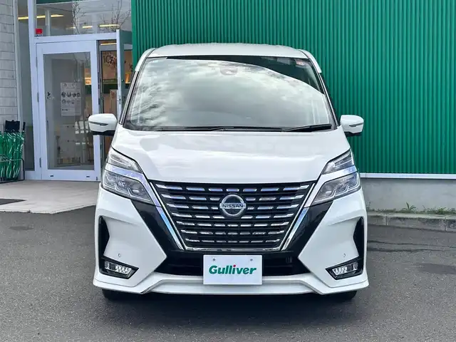 日産 セレナ ハイウェイスター V 宮城県 2021(令3)年 7.9万km ブリリアントホワイトパール セーフティパックA/・SRSエアバッグ（サイド/カーテン）/・インテリジェントアラウンドビューモニター/・インテリジェントルームミラー/・ふらつき警報/・ヒーター付ドアミラー/リアオートエアコン/3列目ヒーターダクト/＝＝＝/インテリジェントエマージェンシーブレーキ/後側方車両検知警報/後側方衝突防止支援システム/後退時車両検知警報/前方衝突予測警報/踏み間違い衝突防止アシスト/車線逸脱警報/車線逸脱防止支援システム/標識検知警報/コーナーセンサー/純正10インチナビ/・CD/DVD/・Blu-ray/・Bluetooth/・フルセグTV/ビルトインETC/ドライブレコーダー/ハンズフリーパワースライドドア（両側）/革巻きステアリング/ステアリングスイッチ/電動パーキングブレーキ/ブレーキホールド/LEDヘッドランプ/フォグランプ/オートライト/スマートキー＆プッシュスタート/電動格納ミラー/純正16インチAW/純正フロアマット/純正ドアバイザー/Wエアバッグ