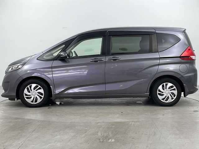 ホンダ フリード G ホンダセンシング 道央・札幌 2018(平30)年 6.5万km モダンスティールM ・寒冷地仕様/・純正ナビ&CD&DVD&SD&BT&フルセグ/・純正フリップダウンモニター/・バックカメラ/・両側パワースライドドア/・衝突軽減ブレーキ/・レーダークルーズコントロール/・ドアミラーヒーター/・純正ドライブレコーダー/・LEDヘッドライト/・社外AW付スタッドレス積載