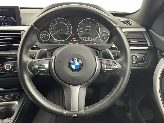 ＢＭＷ ４２０ｉ グランクーペ Mスポーツ 大分県 2015(平27)年 3.5万km アルピンホワイトⅢ 純正ナビ/（ＣＤ・ＤＶＤ・ＢＴ・ＵＳＢ・ＡＵＸ）/社外エアロ/（フロントリップ/トランクスポイラー）/バックカメラ/インテリジェントセーフティ/・衝突警告・歩行者警告・車線逸脱警告/アダクティブクルーズコントロール/前席パワーシート/・Ｄ席メモリー機能付き/マニュアルモード付/パドルシフト/ミラー一体型ＥＴＣ/アイドリングストップ/プッシュスタート/キセノンヘッドライト/社外マフラー（３ＤＤｅｓｉｇｎ）/社外19インチＡＷ（ラグジーヘインズ）/保証書・取扱説明書/スペアキー