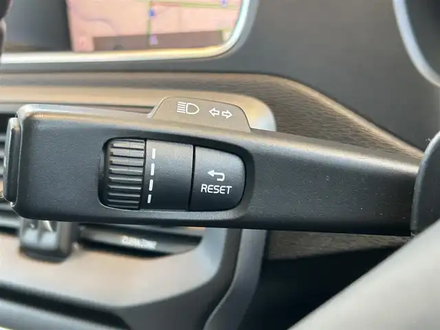 ボルボ Ｖ４０ D4 キネティック 群馬県 2018(平30)年 6.9万km アイスホワイト HDDナビ/Bluetooth/バックカメラ/コーナーセンサー/アダプティブクルーズコントロール/レーンキープアシスト/衝突軽減防止システム/純正１６インチアルミホイール/LEDヘッドライト/オートライト/スマートキー /ETC/スペアキー×1/保証書/取扱説明書