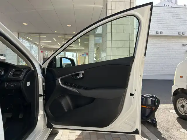ボルボ Ｖ４０ D4 キネティック 群馬県 2018(平30)年 6.9万km アイスホワイト HDDナビ/Bluetooth/バックカメラ/コーナーセンサー/アダプティブクルーズコントロール/レーンキープアシスト/衝突軽減防止システム/純正１６インチアルミホイール/LEDヘッドライト/オートライト/スマートキー /ETC/スペアキー×1/保証書/取扱説明書