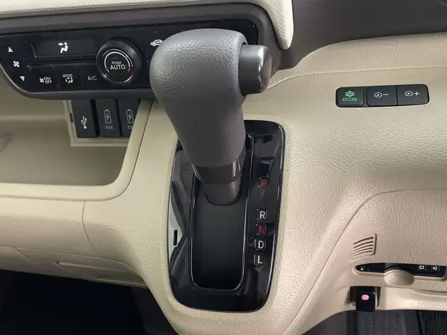 ホンダ Ｎ ＢＯＸ G L ホンダセンシング 鹿児島県 2020(令2)年 4.9万km プラチナホワイトパール ホンダセンシング/純正9インチナビ/BTオーディオ/CD/DVD/FM/AM/純正ビルトインETC/左パワースライドドア/テレビキャンセラー/ステアリングリモコン/レーダークルーズコントロール/レーンキープアシスト/純正前後ドラレコ/前席シートヒーター/スペアキ－/アイドリングストップ/純正フリップダウンおニター/バックカメラ/純正フロアマット/純正ドアバイザー