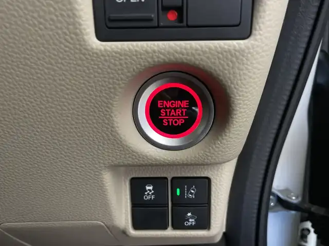 ホンダ Ｎ ＢＯＸ G L ホンダセンシング 鹿児島県 2020(令2)年 4.9万km プラチナホワイトパール ホンダセンシング/純正9インチナビ/BTオーディオ/CD/DVD/FM/AM/純正ビルトインETC/左パワースライドドア/テレビキャンセラー/ステアリングリモコン/レーダークルーズコントロール/レーンキープアシスト/純正前後ドラレコ/前席シートヒーター/スペアキ－/アイドリングストップ/純正フリップダウンおニター/バックカメラ/純正フロアマット/純正ドアバイザー