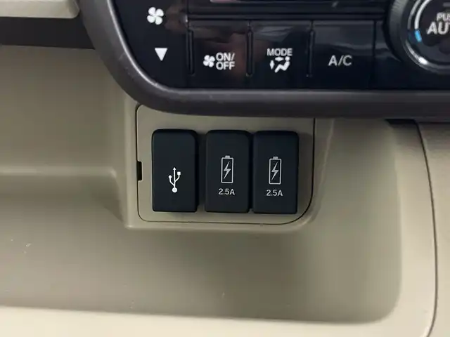 ホンダ Ｎ ＢＯＸ G L ホンダセンシング 鹿児島県 2020(令2)年 4.9万km プラチナホワイトパール ホンダセンシング/純正9インチナビ/BTオーディオ/CD/DVD/FM/AM/純正ビルトインETC/左パワースライドドア/テレビキャンセラー/ステアリングリモコン/レーダークルーズコントロール/レーンキープアシスト/純正前後ドラレコ/前席シートヒーター/スペアキ－/アイドリングストップ/純正フリップダウンおニター/バックカメラ/純正フロアマット/純正ドアバイザー