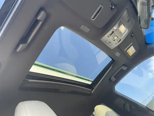 レクサス ＥＳ 300h Fスポーツ 愛媛県 2022(令4)年 2.9万km グラファイトブラックガラスフレーク 登録時走行距離：28690km/メーカーオプション純正SDナビ/AM/FM/フルセグTV/Bluetooth/マークレビンソン/ビルトインETC2.0/サンルーフ/全周囲カメラ/電動リアゲート/パドルシフト/追従クルコン/レザーシート/デジタルインナーミラー/横滑り防止装置/盗難防止装置/レーンキープアシスト/LEDヘッドライト/オートライト/オートハイビーム/エンジンスタートボタン/スマートキー/スペアキー/純正アルミホイール/純正フロアマット/シートーヒーター/エアシート/シートメモリ