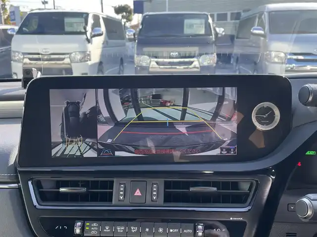 レクサス ＥＳ 300h Fスポーツ 愛媛県 2022(令4)年 2.9万km グラファイトブラックガラスフレーク 登録時走行距離：28690km/メーカーオプション純正SDナビ/AM/FM/フルセグTV/Bluetooth/マークレビンソン/ビルトインETC2.0/サンルーフ/全周囲カメラ/電動リアゲート/パドルシフト/追従クルコン/レザーシート/デジタルインナーミラー/横滑り防止装置/盗難防止装置/レーンキープアシスト/LEDヘッドライト/オートライト/オートハイビーム/エンジンスタートボタン/スマートキー/スペアキー/純正アルミホイール/純正フロアマット/シートーヒーター/エアシート/シートメモリ