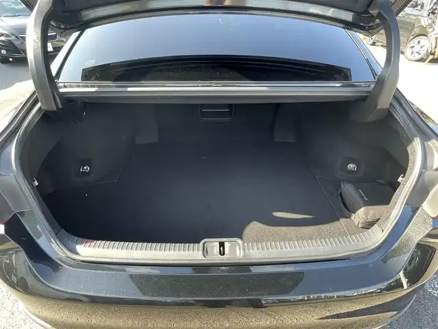 レクサス ＥＳ 300h Fスポーツ 愛媛県 2022(令4)年 2.9万km グラファイトブラックガラスフレーク 登録時走行距離：28690km/メーカーオプション純正SDナビ/AM/FM/フルセグTV/Bluetooth/マークレビンソン/ビルトインETC2.0/サンルーフ/全周囲カメラ/電動リアゲート/パドルシフト/追従クルコン/レザーシート/デジタルインナーミラー/横滑り防止装置/盗難防止装置/レーンキープアシスト/LEDヘッドライト/オートライト/オートハイビーム/エンジンスタートボタン/スマートキー/スペアキー/純正アルミホイール/純正フロアマット/シートーヒーター/エアシート/シートメモリ