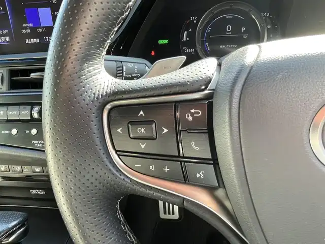 レクサス ＥＳ 300h Fスポーツ 愛媛県 2022(令4)年 2.9万km グラファイトブラックガラスフレーク 登録時走行距離：28690km/メーカーオプション純正SDナビ/AM/FM/フルセグTV/Bluetooth/マークレビンソン/ビルトインETC2.0/サンルーフ/全周囲カメラ/電動リアゲート/パドルシフト/追従クルコン/レザーシート/デジタルインナーミラー/横滑り防止装置/盗難防止装置/レーンキープアシスト/LEDヘッドライト/オートライト/オートハイビーム/エンジンスタートボタン/スマートキー/スペアキー/純正アルミホイール/純正フロアマット/シートーヒーター/エアシート/シートメモリ