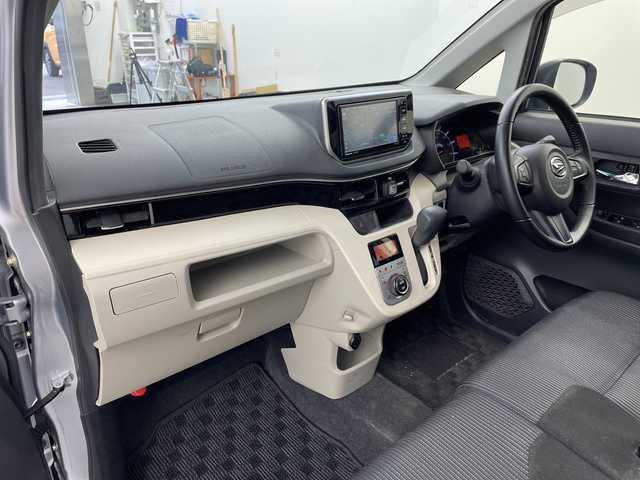 ダイハツ ムーヴ X リミテッドⅡ SAⅢ 兵庫県 2020(令2)年 3.1万km ブライトシルバーメタリック ・社外ナビ/・Bluetooth/CD/DVD/SD/TV/AM/FM/・バックカメラ/・スマートアシストIII/・衝突軽減ブレーキ/・オートマチックハイビーム/・ヘッドライトレベライザー/・アイドリングストップ/・運転席シートヒーター/・革巻きステアリング/・ステアリングスイッチ/・電動格納ミラー/・ドアバイザー/・LEDヘッドライト/・純正アルミホイールタイヤ/・プッシュスタート/・スマートキー/・保証書