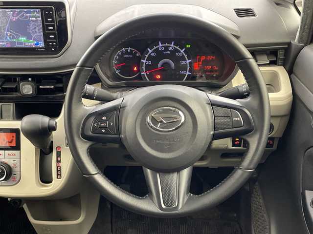 ダイハツ ムーヴ X リミテッドⅡ SAⅢ 兵庫県 2020(令2)年 3.1万km ブライトシルバーメタリック ・社外ナビ/・Bluetooth/CD/DVD/SD/TV/AM/FM/・バックカメラ/・スマートアシストIII/・衝突軽減ブレーキ/・オートマチックハイビーム/・ヘッドライトレベライザー/・アイドリングストップ/・運転席シートヒーター/・革巻きステアリング/・ステアリングスイッチ/・電動格納ミラー/・ドアバイザー/・LEDヘッドライト/・純正アルミホイールタイヤ/・プッシュスタート/・スマートキー/・保証書