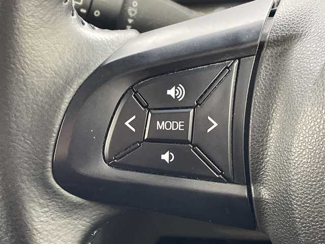 ダイハツ ムーヴ X リミテッドⅡ SAⅢ 兵庫県 2020(令2)年 3.1万km ブライトシルバーメタリック ・社外ナビ/・Bluetooth/CD/DVD/SD/TV/AM/FM/・バックカメラ/・スマートアシストIII/・衝突軽減ブレーキ/・オートマチックハイビーム/・ヘッドライトレベライザー/・アイドリングストップ/・運転席シートヒーター/・革巻きステアリング/・ステアリングスイッチ/・電動格納ミラー/・ドアバイザー/・LEDヘッドライト/・純正アルミホイールタイヤ/・プッシュスタート/・スマートキー/・保証書