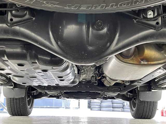 トヨタ ランドクルーザー プラド TX Lパッケージ 滋賀県 2022(令4)年 3.1万km ホワイトパールクリスタルシャイン 禁煙車/純正ナビ/（BT/SD/HDMI/フルセグ）/サンルーフ/エアロ（F・R）/ビルトインETC/前方ドライブレコーダー/運転席・助手席パワーシート/運転席・助手席シートヒーター/運転席・助手席エアーシート/トヨタセーフティセンス/・プリクラッシュセーフティ/・レーンディパーチャーアラート（LDA）/・レーダークルーズコントロール（ブレーキ制御付）/・ロードサインアシスト（RSA）/・オートマチックハイビーム（AHB）/・インテリジェントクリアランスソナー（パーキングサポートブレーキ）/・VSC（車両安定性制御システム）/LEDヘッドライト/フォグランプ/ルーフレール/ウッドパネル