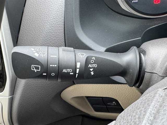 トヨタ ランドクルーザー プラド TX Lパッケージ 滋賀県 2022(令4)年 3.1万km ホワイトパールクリスタルシャイン 禁煙車/純正ナビ/（BT/SD/HDMI/フルセグ）/サンルーフ/エアロ（F・R）/ビルトインETC/前方ドライブレコーダー/運転席・助手席パワーシート/運転席・助手席シートヒーター/運転席・助手席エアーシート/トヨタセーフティセンス/・プリクラッシュセーフティ/・レーンディパーチャーアラート（LDA）/・レーダークルーズコントロール（ブレーキ制御付）/・ロードサインアシスト（RSA）/・オートマチックハイビーム（AHB）/・インテリジェントクリアランスソナー（パーキングサポートブレーキ）/・VSC（車両安定性制御システム）/LEDヘッドライト/フォグランプ/ルーフレール/ウッドパネル