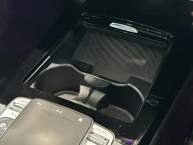 メルセデス・ベンツ ＣＬＡ２００ｄ Sブレーク AMGライン 愛知県 2020(令2)年 5.9万km ジュピターレッド 純正メモリナビ/フルセグテレビ/360°カメラ/アイドリングストップ/パノラミックスライディングルーフ/前後ドライブレコーダー/ヘッドアップディスプレイ/ＬＥＤヘッドライト/ハーフレザーシート/前席（パワーシート、メモリー付き、ヒーター）/パワーバックドア/プッシュスタート/ETC2/0