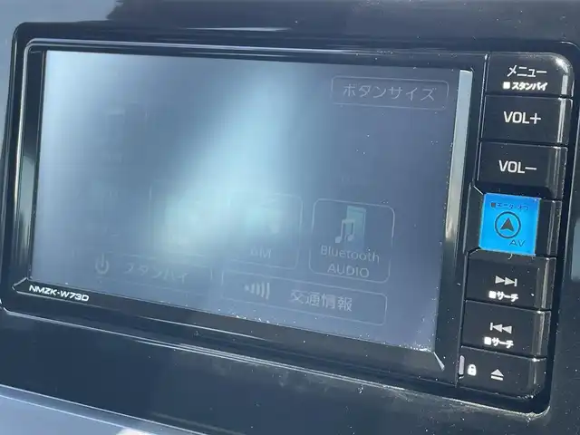 トヨタ プリウス X 滋賀県 2023(令5)年 1.3万km スーパーホワイトⅡ 純正ナビ/(Bluetooth/フルセグ/CD/DVD/AM/FM)/トヨタセーフティーセンス/・プリクラッシュセーフティ/・レーダークルーズコントロール/・標識認識/・オートハイビーム/LEDオートライト/クリアランスソナー/後方車接近告知/ブラインドスポットモニター/電動パーキング/ブレーキホールド/ビルトインETC/ドライブレコーダー/USB/100V電源