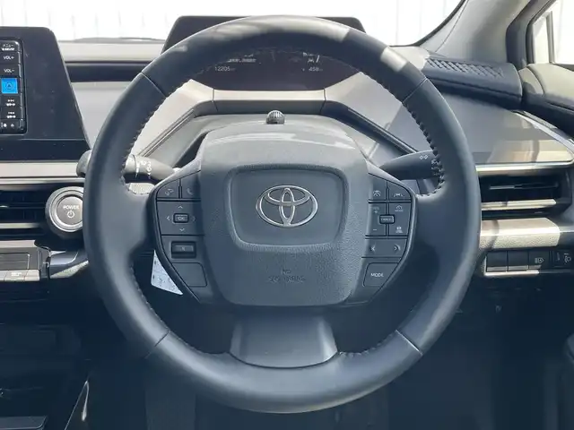 トヨタ プリウス X 滋賀県 2023(令5)年 1.3万km スーパーホワイトⅡ 純正ナビ/(Bluetooth/フルセグ/CD/DVD/AM/FM)/トヨタセーフティーセンス/・プリクラッシュセーフティ/・レーダークルーズコントロール/・標識認識/・オートハイビーム/LEDオートライト/クリアランスソナー/後方車接近告知/ブラインドスポットモニター/電動パーキング/ブレーキホールド/ビルトインETC/ドライブレコーダー/USB/100V電源