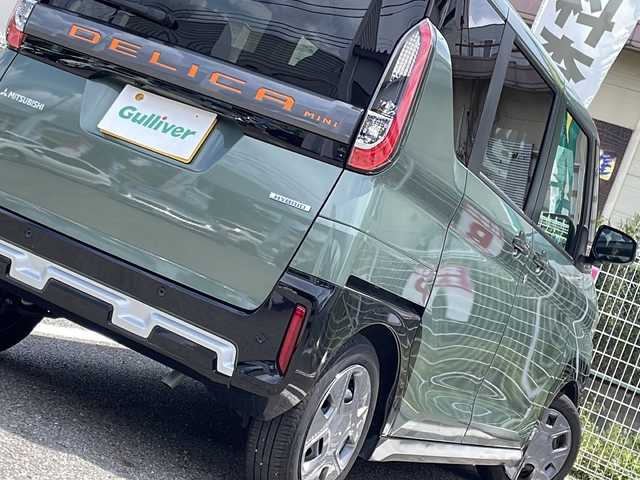 三菱 デリカミニ G 兵庫県 2024(令6)年 0.7万km 緑 登録時走行距離6236km/彩速ナビ/地デジTV/Bluetooth/バックカメラ/パワースライドドア/e-アシスト（運転支援機能）/LEDヘッドランプ/前後ドライブレコーダー/ブラックドアミラー/合皮/ブラック調ファブリック撥水シート/シートヒーター（前席）/スマートキー/エンジンプッシュスタート/ブラックルーフレール/保証書/取説/スペアキー