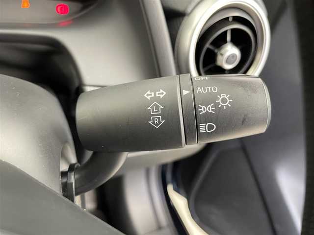 マツダ マツダ２ XD プロアクティブ 大分県 2019(令1)年 4.3万km ディープクリスタルブルーマイカ 衝突軽減ブレーキ/レーンアシスト/前後クリアランスソナー/純正ナビ/（フルセグ/CD/DVD/Bluetooth/AM/FM)/ETC/前後ドライブレコーダー/前席シートヒーター/バックカメラ/ヘッドアップディスプレイ/ステアリングスイッチ/スマートキー・プッシュスタート/オートライト/純正アルミホイール/保証書・取扱説明書