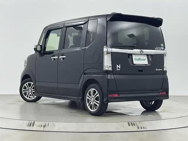 ホンダ Ｎ ＢＯＸ 2トーン カスタム SSパッケージ 埼玉県 2015(平27)年 5.9万km スマートブラック 社外ナビ　/　AM/FM/CD/DVD/BT /バックカメラ　/両側パワースライドドア　/前後ドライブレコーダー　/横滑り防止システム　/ステアリングリモコン/純正アルミホイール　/フロアマット　/フォグランプ　/キセノンヘッドライト/オートライト/ウィンカーミラー/ドアバイザー　/プッシュスタート/スマートキー