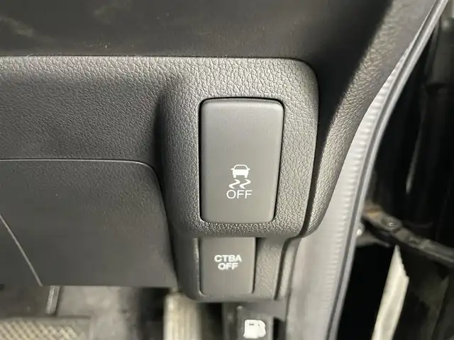 ホンダ Ｎ ＢＯＸ 2トーン カスタム SSパッケージ 埼玉県 2015(平27)年 5.9万km スマートブラック 社外ナビ　/　AM/FM/CD/DVD/BT /バックカメラ　/両側パワースライドドア　/前後ドライブレコーダー　/横滑り防止システム　/ステアリングリモコン/純正アルミホイール　/フロアマット　/フォグランプ　/キセノンヘッドライト/オートライト/ウィンカーミラー/ドアバイザー　/プッシュスタート/スマートキー