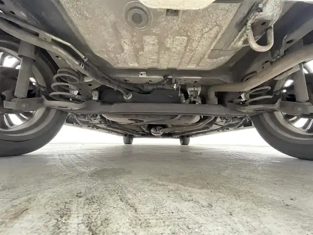 スズキ スペーシア カスタム HYBRID XS ターボ 千葉県 2020(令2)年 3.3万km ピュアホワイトパール/ブラック2トーン 禁煙車/スズキセーフティ サポート/・デュアルセンサーブレーキサポートII/・アダプティブクルーズコントロール/・車線維持支援機能/・後退時ブレーキサポート/・誤発進抑制機能/・後方誤発進抑制機能/・標識認識機能/・カラーヘッドアップディスプレイ/両側パワースライドドア/LEDオートライト/オートハイビーム/ハーフレザーシート/シートヒーター/純正15インチアルミホイール/アイドリングストップ/USBポート/プッシュスタート/スマートキー