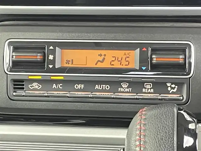 スズキ スペーシア カスタム HYBRID XS ターボ 千葉県 2020(令2)年 3.3万km ピュアホワイトパール/ブラック2トーン 禁煙車/スズキセーフティ サポート/・デュアルセンサーブレーキサポートII/・アダプティブクルーズコントロール/・車線維持支援機能/・後退時ブレーキサポート/・誤発進抑制機能/・後方誤発進抑制機能/・標識認識機能/・カラーヘッドアップディスプレイ/両側パワースライドドア/LEDオートライト/オートハイビーム/ハーフレザーシート/シートヒーター/純正15インチアルミホイール/アイドリングストップ/USBポート/プッシュスタート/スマートキー