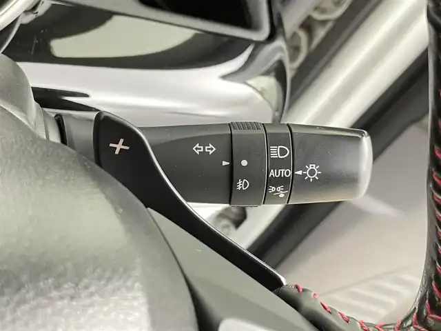 スズキ スペーシア カスタム HYBRID XS ターボ 千葉県 2020(令2)年 3.3万km ピュアホワイトパール/ブラック2トーン 禁煙車/スズキセーフティ サポート/・デュアルセンサーブレーキサポートII/・アダプティブクルーズコントロール/・車線維持支援機能/・後退時ブレーキサポート/・誤発進抑制機能/・後方誤発進抑制機能/・標識認識機能/・カラーヘッドアップディスプレイ/両側パワースライドドア/LEDオートライト/オートハイビーム/ハーフレザーシート/シートヒーター/純正15インチアルミホイール/アイドリングストップ/USBポート/プッシュスタート/スマートキー