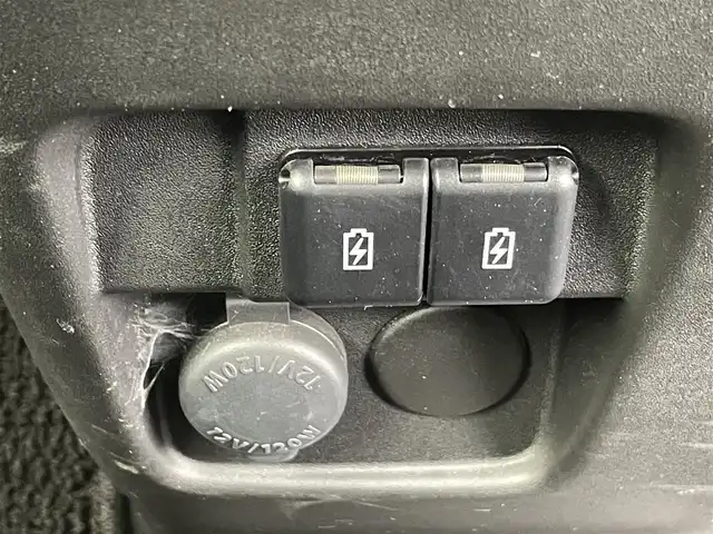 スズキ スペーシア カスタム HYBRID XS ターボ 千葉県 2020(令2)年 3.3万km ピュアホワイトパール/ブラック2トーン 禁煙車/スズキセーフティ サポート/・デュアルセンサーブレーキサポートII/・アダプティブクルーズコントロール/・車線維持支援機能/・後退時ブレーキサポート/・誤発進抑制機能/・後方誤発進抑制機能/・標識認識機能/・カラーヘッドアップディスプレイ/両側パワースライドドア/LEDオートライト/オートハイビーム/ハーフレザーシート/シートヒーター/純正15インチアルミホイール/アイドリングストップ/USBポート/プッシュスタート/スマートキー