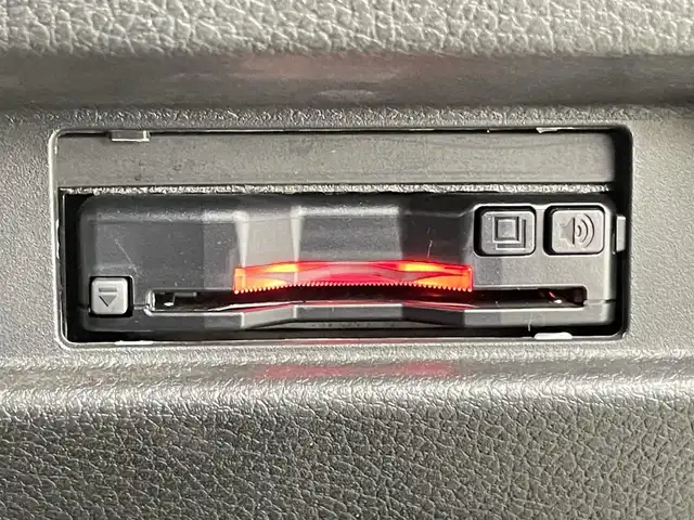 スズキ スペーシア カスタム HYBRID XS ターボ 千葉県 2020(令2)年 3.3万km ピュアホワイトパール/ブラック2トーン 禁煙車/スズキセーフティ サポート/・デュアルセンサーブレーキサポートII/・アダプティブクルーズコントロール/・車線維持支援機能/・後退時ブレーキサポート/・誤発進抑制機能/・後方誤発進抑制機能/・標識認識機能/・カラーヘッドアップディスプレイ/両側パワースライドドア/LEDオートライト/オートハイビーム/ハーフレザーシート/シートヒーター/純正15インチアルミホイール/アイドリングストップ/USBポート/プッシュスタート/スマートキー