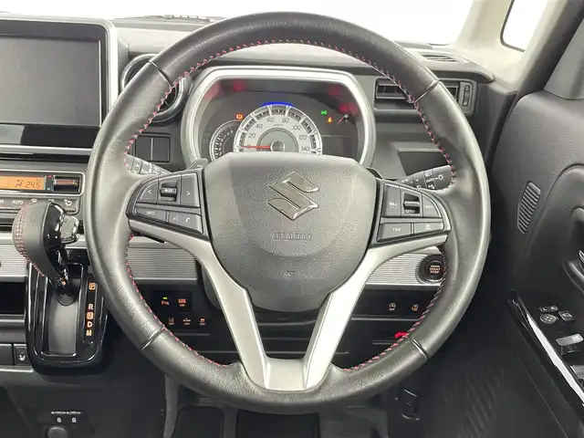 スズキ スペーシア カスタム HYBRID XS ターボ 千葉県 2020(令2)年 3.3万km ピュアホワイトパール/ブラック2トーン 禁煙車/スズキセーフティ サポート/・デュアルセンサーブレーキサポートII/・アダプティブクルーズコントロール/・車線維持支援機能/・後退時ブレーキサポート/・誤発進抑制機能/・後方誤発進抑制機能/・標識認識機能/・カラーヘッドアップディスプレイ/両側パワースライドドア/LEDオートライト/オートハイビーム/ハーフレザーシート/シートヒーター/純正15インチアルミホイール/アイドリングストップ/USBポート/プッシュスタート/スマートキー