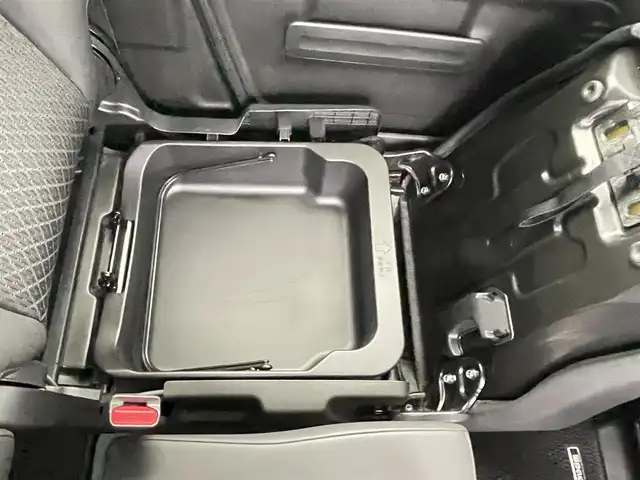 スズキ スペーシア カスタム HYBRID XS ターボ 千葉県 2020(令2)年 3.3万km ピュアホワイトパール/ブラック2トーン 禁煙車/スズキセーフティ サポート/・デュアルセンサーブレーキサポートII/・アダプティブクルーズコントロール/・車線維持支援機能/・後退時ブレーキサポート/・誤発進抑制機能/・後方誤発進抑制機能/・標識認識機能/・カラーヘッドアップディスプレイ/両側パワースライドドア/LEDオートライト/オートハイビーム/ハーフレザーシート/シートヒーター/純正15インチアルミホイール/アイドリングストップ/USBポート/プッシュスタート/スマートキー