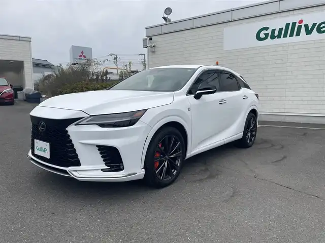 レクサス ＲＸ 350 Fスポーツ 神奈川県 2024(令6)年 0.9万km ホワイトノーヴァガラスフレーク 外装Fスポーツパフォーマンス仕様/オレンジキャリパー/社外グリル/14インチタッチディスプレイ/・ナビゲーション/・Bluetooth/・AppleCarPlay・AndroidAuto/・フルセグTV/・パノラミックビューモニター/純正21インチAW/運転支援システム/・プリクラッシュセーフティ/・レーントレーシングアシスト/・レーダークルーズコントロール/・ブラインドスポットモニター/・リアトラフィックアラート/・パーキングサポートブレーキ/ビルトイン２．０ETC/Fスポ専用革シート/・前席シートヒーター/・前席ベンチレーター/・前席パワーシート/スマートキーX2