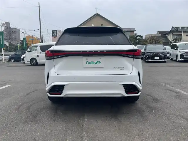 レクサス ＲＸ 350 Fスポーツ 神奈川県 2024(令6)年 0.9万km ホワイトノーヴァガラスフレーク 外装Fスポーツパフォーマンス仕様/オレンジキャリパー/社外グリル/14インチタッチディスプレイ/・ナビゲーション/・Bluetooth/・AppleCarPlay・AndroidAuto/・フルセグTV/・パノラミックビューモニター/純正21インチAW/運転支援システム/・プリクラッシュセーフティ/・レーントレーシングアシスト/・レーダークルーズコントロール/・ブラインドスポットモニター/・リアトラフィックアラート/・パーキングサポートブレーキ/ビルトイン２．０ETC/Fスポ専用革シート/・前席シートヒーター/・前席ベンチレーター/・前席パワーシート/スマートキーX2