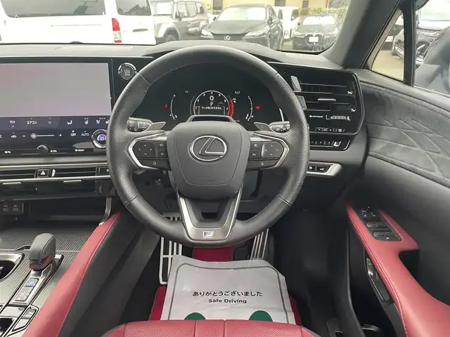 レクサス ＲＸ 350 Fスポーツ 神奈川県 2024(令6)年 0.9万km ホワイトノーヴァガラスフレーク 外装Fスポーツパフォーマンス仕様/オレンジキャリパー/社外グリル/14インチタッチディスプレイ/・ナビゲーション/・Bluetooth/・AppleCarPlay・AndroidAuto/・フルセグTV/・パノラミックビューモニター/純正21インチAW/運転支援システム/・プリクラッシュセーフティ/・レーントレーシングアシスト/・レーダークルーズコントロール/・ブラインドスポットモニター/・リアトラフィックアラート/・パーキングサポートブレーキ/ビルトイン２．０ETC/Fスポ専用革シート/・前席シートヒーター/・前席ベンチレーター/・前席パワーシート/スマートキーX2