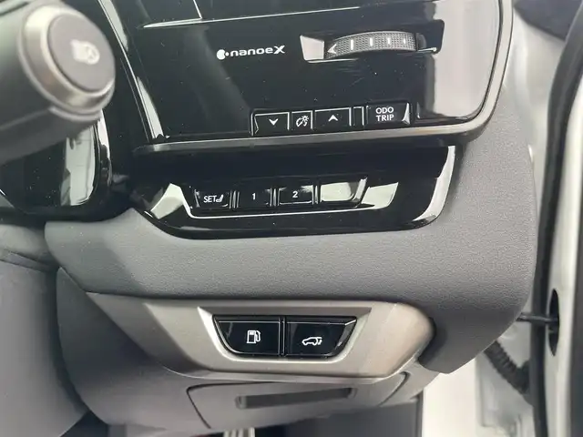 レクサス ＲＸ 350 Fスポーツ 神奈川県 2024(令6)年 0.9万km ホワイトノーヴァガラスフレーク 外装Fスポーツパフォーマンス仕様/オレンジキャリパー/社外グリル/14インチタッチディスプレイ/・ナビゲーション/・Bluetooth/・AppleCarPlay・AndroidAuto/・フルセグTV/・パノラミックビューモニター/純正21インチAW/運転支援システム/・プリクラッシュセーフティ/・レーントレーシングアシスト/・レーダークルーズコントロール/・ブラインドスポットモニター/・リアトラフィックアラート/・パーキングサポートブレーキ/ビルトイン２．０ETC/Fスポ専用革シート/・前席シートヒーター/・前席ベンチレーター/・前席パワーシート/スマートキーX2