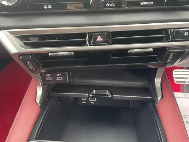 レクサス ＲＸ 350 Fスポーツ 神奈川県 2024(令6)年 0.9万km ホワイトノーヴァガラスフレーク 外装Fスポーツパフォーマンス仕様/オレンジキャリパー/社外グリル/14インチタッチディスプレイ/・ナビゲーション/・Bluetooth/・AppleCarPlay・AndroidAuto/・フルセグTV/・パノラミックビューモニター/純正21インチAW/運転支援システム/・プリクラッシュセーフティ/・レーントレーシングアシスト/・レーダークルーズコントロール/・ブラインドスポットモニター/・リアトラフィックアラート/・パーキングサポートブレーキ/ビルトイン２．０ETC/Fスポ専用革シート/・前席シートヒーター/・前席ベンチレーター/・前席パワーシート/スマートキーX2