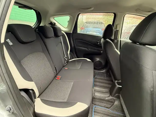 日産 ノート e－パワー X 千葉県 2017(平29)年 2万km ダークメタルグレー 純正SDナビ/　(CD/DVD/SD/AUX/Bluetooth)/フルセグTV/アラウンドビューモニター/ドライブレコーダー/ETC/ステアリングスイッチ/エマージェンシーブレーキ/車線逸脱警報/インテリジェントルームミラー/前後コーナーセンサー/オートライト/LEDヘッドライト/ウィンカー付き電動格納ミラー/ドアバイザー/純正フロアマット